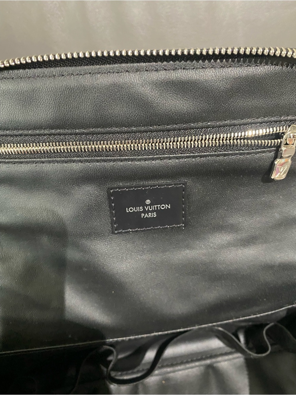 Luis Vuitton Checkered Gray Travel Toiletry Bag unisex - Picture 8 of 9